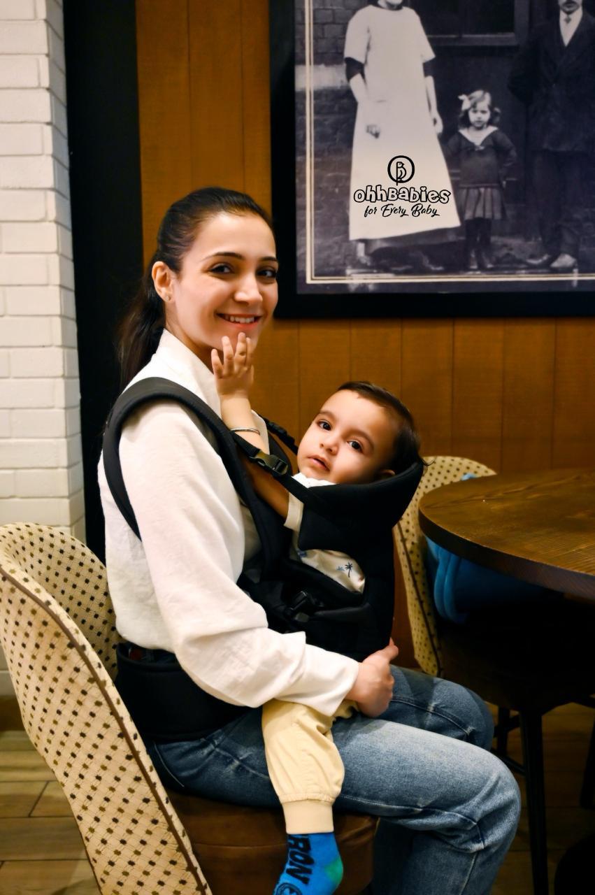 Lightweight & Adjustable Baby Sling Carrier (Black)